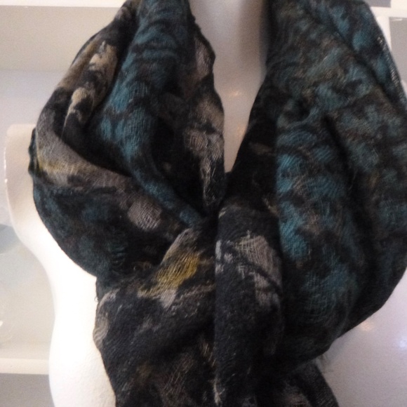 GAP Accessories - GAP LONG SHEER SILKY WOOL SCARF w/BONUS GIFT